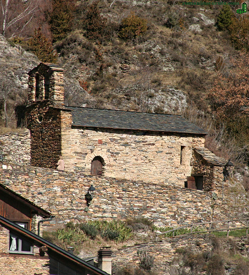 SANT MIQUEL DESDE CARRETERA DE ACCESO A FONTANEDA.