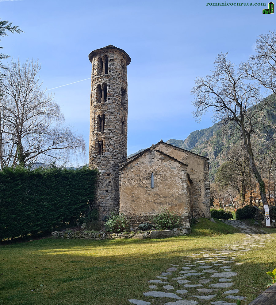 SANTA COLOMA DESDE LEVANTE.