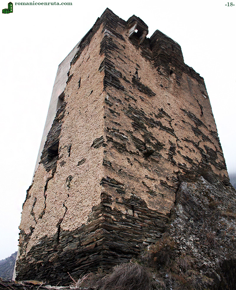 TORRE DESDE EL SURESTE.
