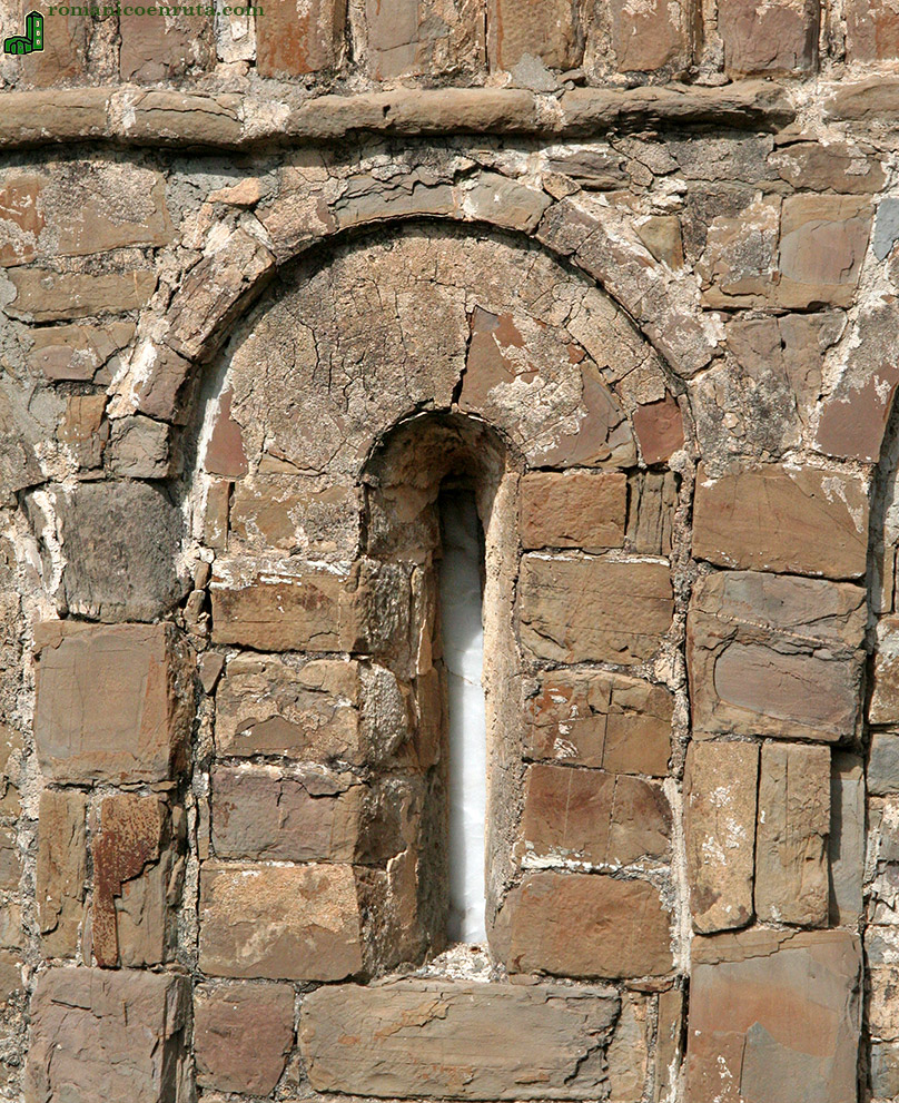 VENTANA AXIAL.
