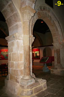 NAVE DEL EVANGELIO: COLUMNA PRIMER TRAMO.