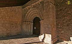 PORTADA DE LA IGLESIA DE SAN BARTOLOM&Eacute;.