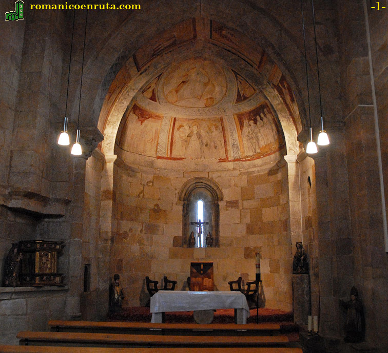 INTERIOR. CABECERA.