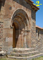 VISTA LATERAL DE LA PORTADA.