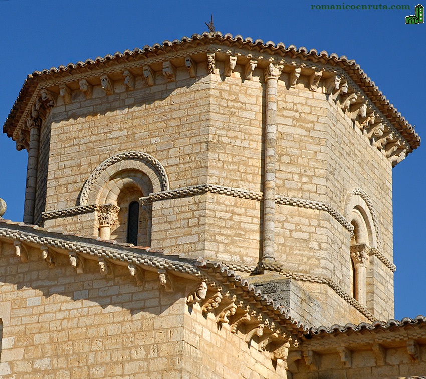 CIMBORRIO. VISTA DESDE EL NORTE.