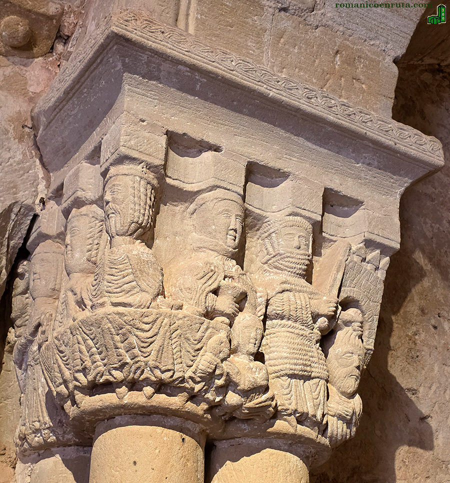 BALDAQUINO DEL EVANGELIO. CAPITEL NOROESTE.