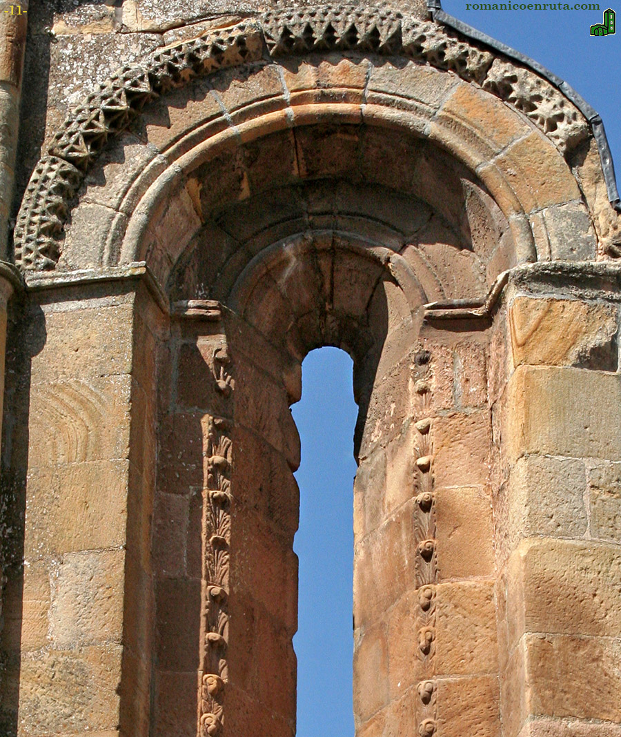 VENTANA CENTRAL.