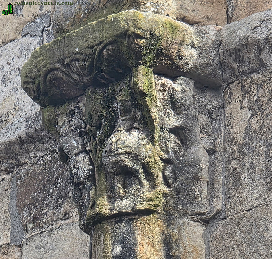 CAPITEL DEL ARCO FAJÓN. ARQUEROS y ARPÍAS.