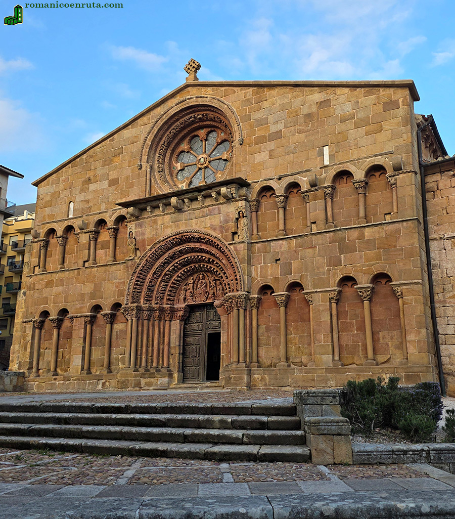 SANTO DOMINGO. FACHADA DE PONIENTE.