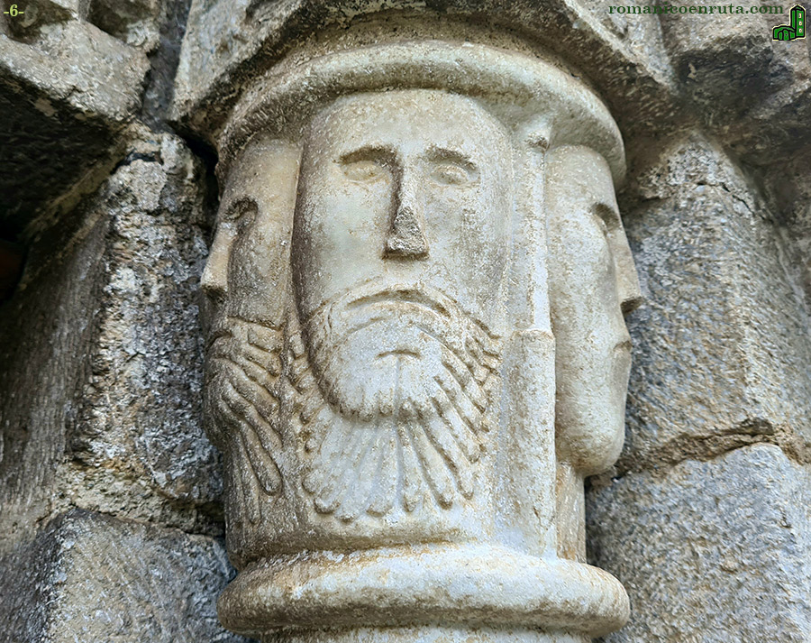 CAPITEL INTERIOR DERECHO.