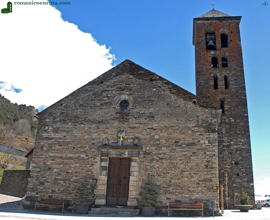 FACHADA DE PONIENTE.