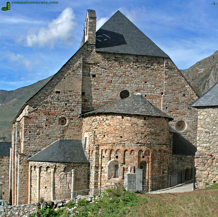 CABECERA VISTA DESDE LEVANTE.
