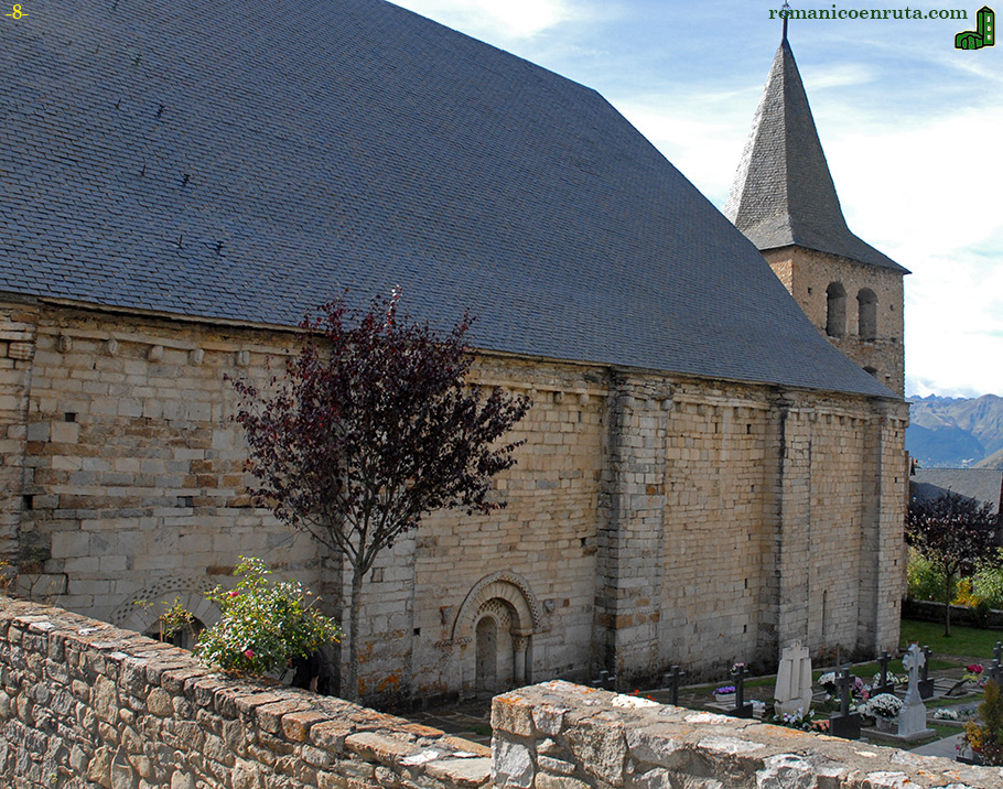 FACHADA NORTE DESDE EL NORESTE.
