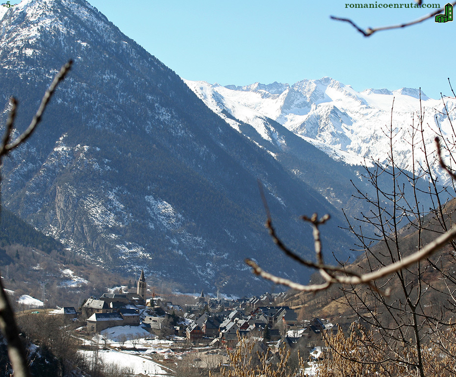 SANTA EUL&Agrave;RIA DESDE CARRETERA DE ACCESO A bAGERGUE.