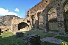NAVE CENTRAL: &Aacute;BSIDE OESTE Y ARCOS FORMEROS.