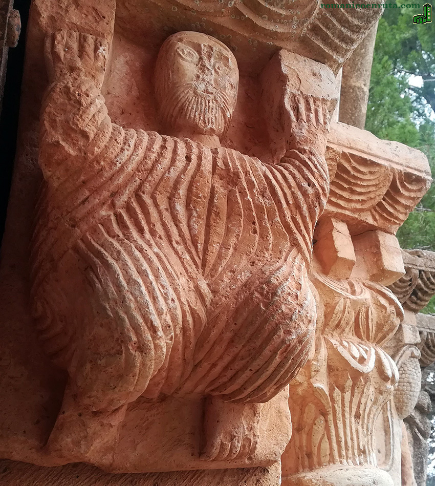 SANTA MARIA DE SIURANA. M&Eacute;NSULA PORTADA SUR.